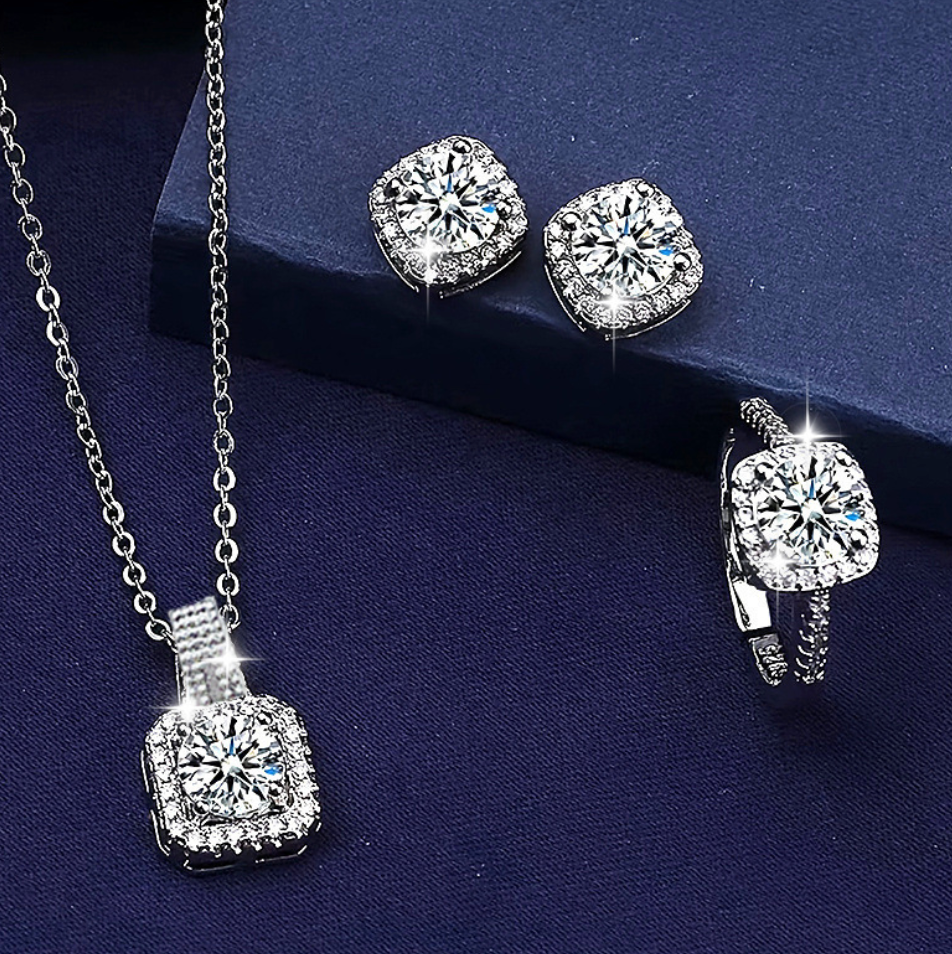 Elegant Silver Jewellery Set